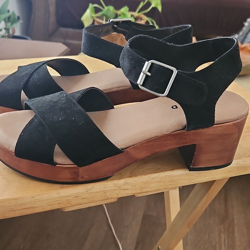 torrid Black Suede Crossband Platform Sandals